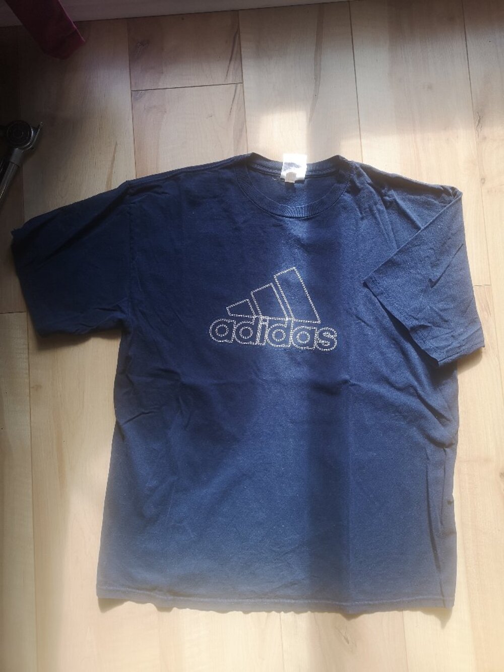 Vintage Y2K Adidas Navy Blue T-Shirt – Retro 2000s Sportswear